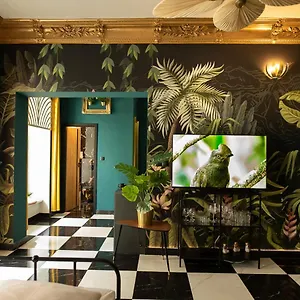 Jungle Apartment